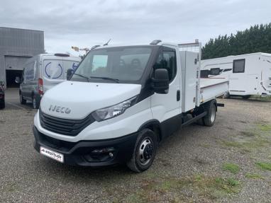 Voir le détail de l'offre de cette IVECO Daily CCb 35C18H empattement 3450 de 2023 en vente à partir de 445.54 €  / mois