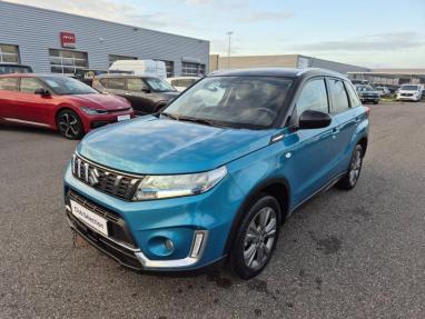 Voir le détail de l'offre de cette SUZUKI Vitara 1.4 Boosterjet Hybrid 129ch Privilège de 2022 en vente à partir de 194.59 €  / mois