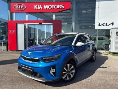 Voir le détail de l'offre de cette KIA Stonic 1.0 T-GDi 100ch SÃ©ries LimitÃ©es Blue Edition BVM6 de 2021 en vente à partir de 167.28 €  / mois
