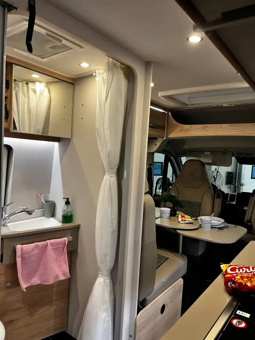 Image Dethleffs Globetrail 640 Fourgon